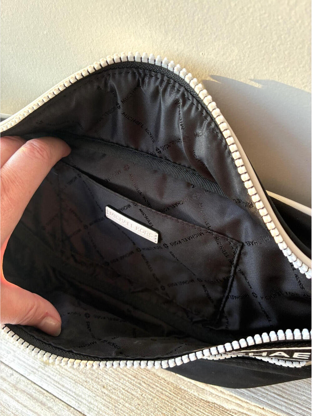 Michael Kors Black White Logo Belt Bag Fanny Pack Nylon Waist Crossbody Zip Adju - Picture 4 of 7
